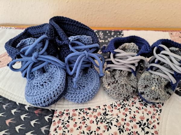 Babyschuhe gehäkelt
